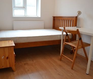 3 Bed Flat, Coldbath Street, SE13 - Photo 4