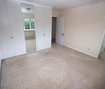 4 bedroom detached house to rent - Photo 3