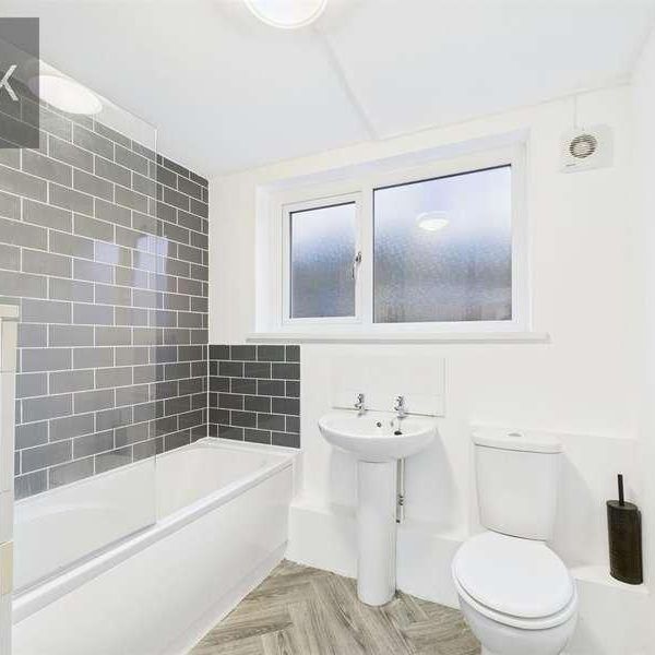 Park Road, Treorchy, CF42 - Photo 1