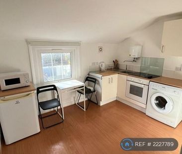 Studio to rent - Photo 3