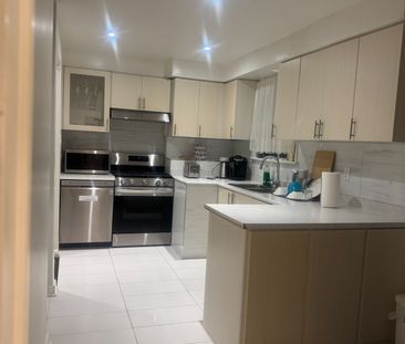 For Lease - 357 Patricia Avenue Unit# Main, Toronto, Ontario - Photo 6