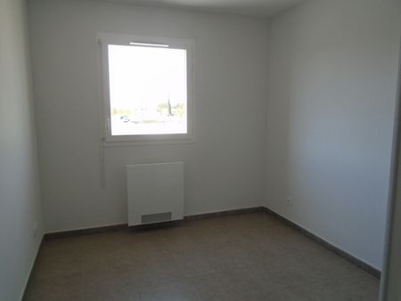 Location Maison 4 pièces 73m² CARPENTRAS 84200 - Photo 4