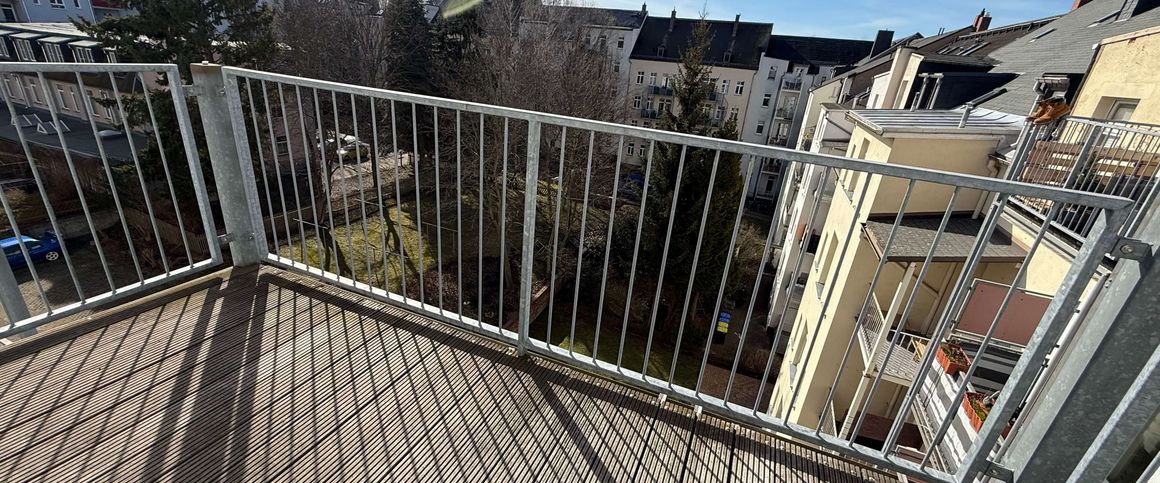 Wohnen im DG - Balkon - Stellplatz möglich!! - Photo 1