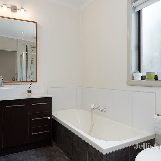 21 Beattie Street, Montmorency - Photo 1