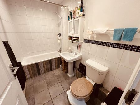 1 bedroom flat to rent - Photo 4