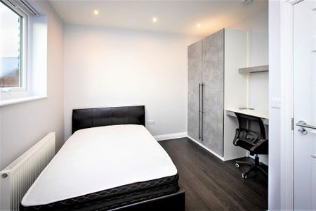 5 bedroom terraced house to rent - Photo 3