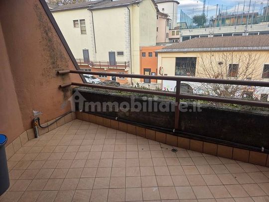 Trilocale piazza Dante Alighieri, Centro, Cerro Veronese - Foto 1