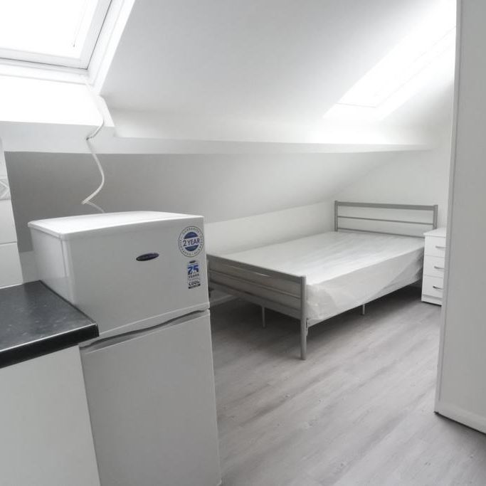 Studio to rent - Photo 1