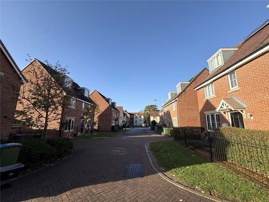3 bedroom house to rent Prospect Road, SO19 - Photo 1