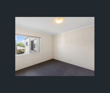 Two Bedroom Unit on the Maroochy River! - Photo 2