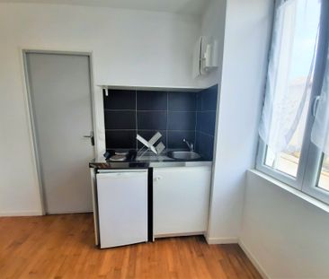 Location Appartement 1 pièce 29m² LUSIGNAN 86600 - Photo 5