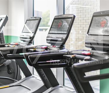 37 Clarendon Road, Watford - Photo 2