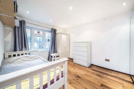 5 bedroom semi-detached house to rent - Photo 2