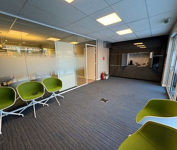 Volledig ingerichte handelsruimte (kantoor), 165m², centrum Lichtaart - Foto 6