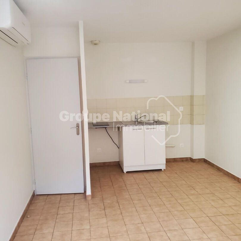 Appartement St Priest 1 pièce(s) 29 m2, - Photo 1
