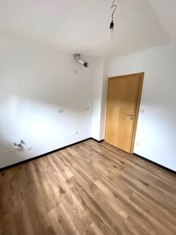 komplett renovierte Dachgeschosswohnung -ruhige Lage Bad Neuenahr / Ahrweiler - Photo 2