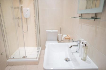 Room in a Shared House, Louise Road, E15 - Photo 5