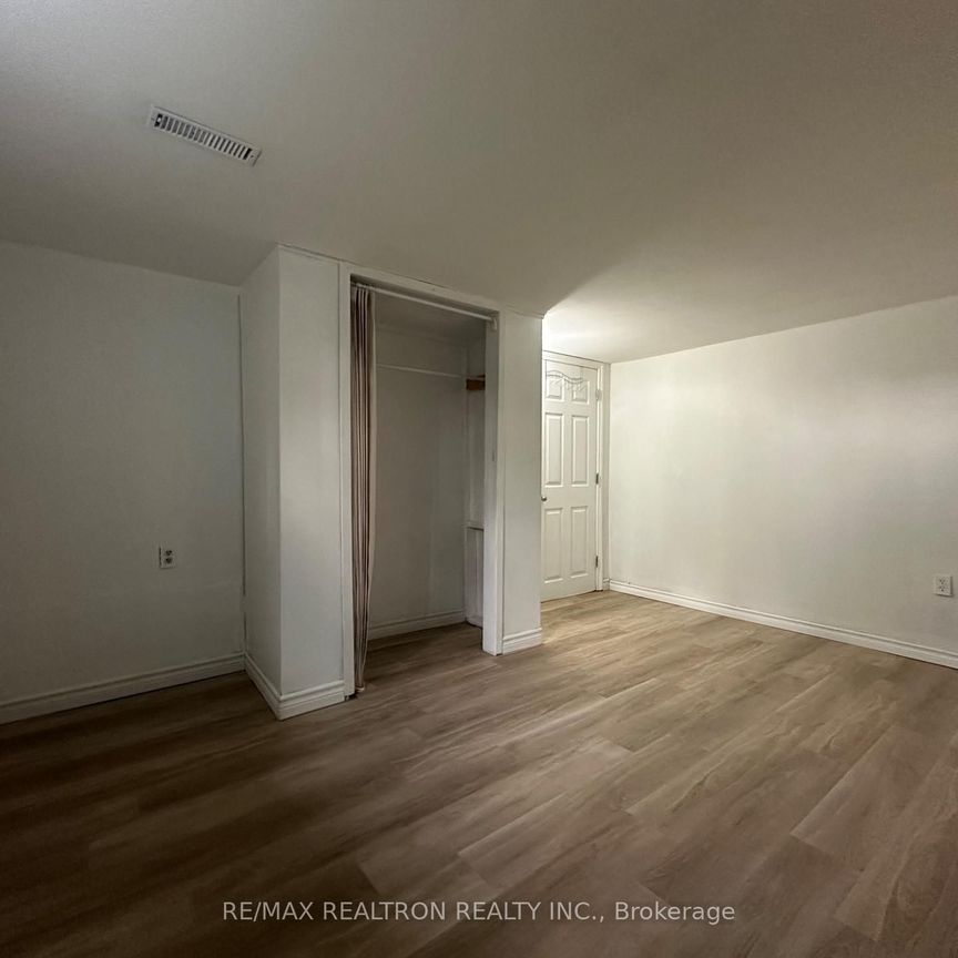 For Lease - 713 Sunnypoint Drive Unit# Lower Level, Newmarket, Ontario - Photo 1