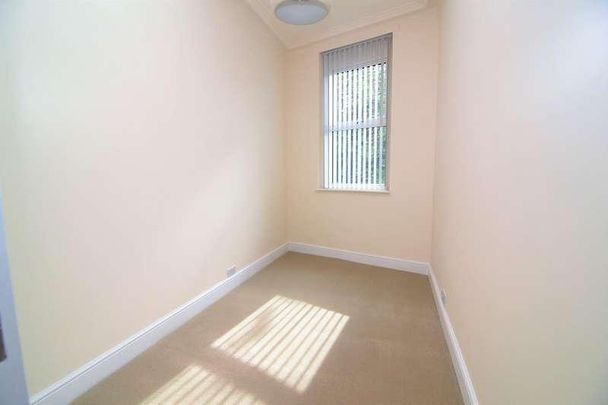 Halifax Road, Hipperholme, Halifax, HX3 - Photo 1