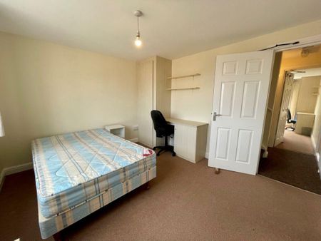 4 bedroom townhouse to rent - Photo 3