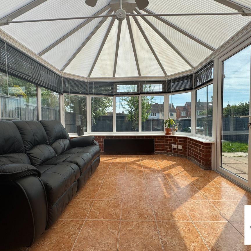 4 Bedroom Detached - Photo 1