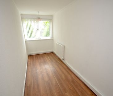 3 bed flat to rent in Hillpark Drive, Glasgow, G43 - Photo 5