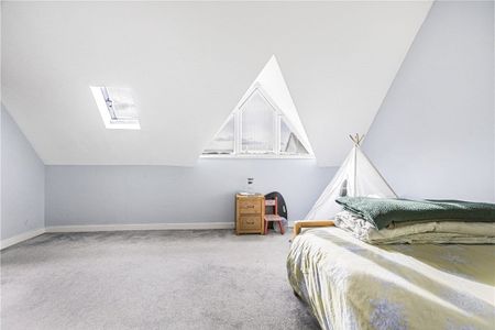 A large two bedroom character property in the popular and well connected village of Marcham. - Photo 4