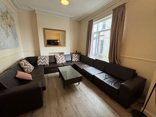 10 bedroom semi-detached house to rent - Photo 1