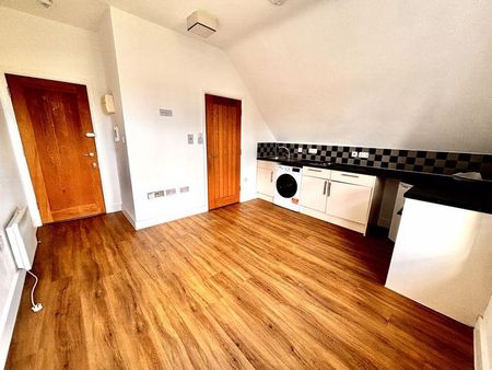 Studio to rent - Photo 3