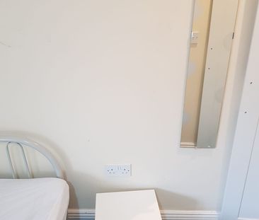 Studio Flat, Friars Road, CV1 - Photo 3