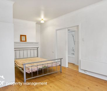 BEDSIT IN CENTRAL KINGSTON - Photo 1