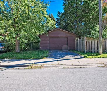 For Lease - 11 Pine Avenue, Mississauga, Ontario - Photo 2