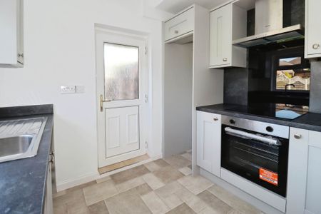 Bramley Avenue, Bebington - Photo 2