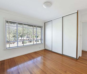 Comfortable Living in a Quiet Court Location - Photo 4