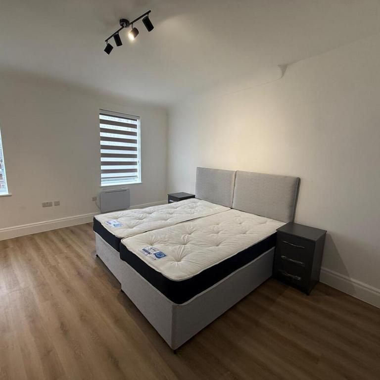 Studio to rent - Photo 1