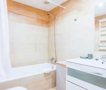 2-bedroom apartment for rent in Bellas Vistas, Madrid - Photo 3
