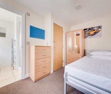 £679 p/w (£2,942 pcm) - Photo 4