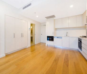 Breathtaking Level 18 view | Bright & Spacious interiors - Photo 3