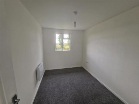 3 bedroom detached bungalow to rent - Photo 4