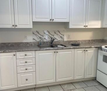 For Lease - 165 Anne Street Unit# Main Rear, Barrie, Ontario - Photo 3