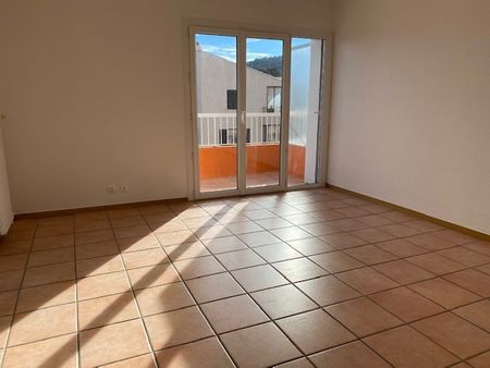 Location Appartement 2 pièces 54m² HYERES 83400 - Photo 2