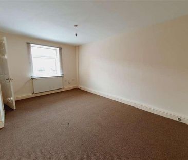 Woodlands Court, Kettering, Northamptonshire, NN16 - Photo 3