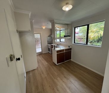 Lovely 2 bed home close to town and hospital - Photo 6