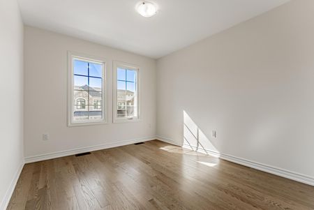 For Lease - 3083 Harvard Gardens, Oakville, Ontario - Photo 3