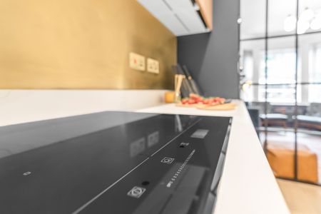 6 bedroom house to rent Hitchin Road, Luton, Bedfordshire, LU2 - Photo 2