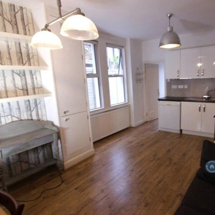 1 Bed Flat, Kingswood Road, SW2 - Photo 1