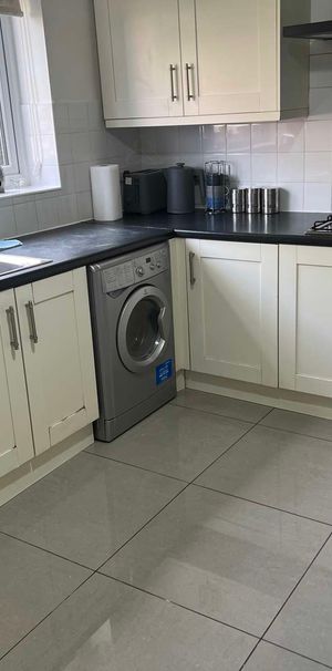 St. Andrews Way Room 5 - Photo 1