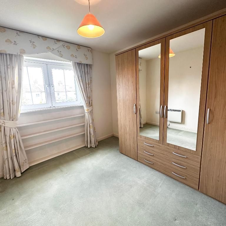 2 bedroom retirement property to rent - Photo 1