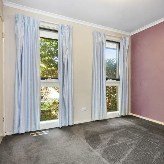 1 Donald Close, Kilsyth - Photo 1