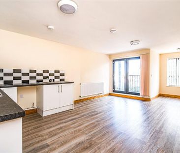 2 bedroom flat to rent - Photo 2